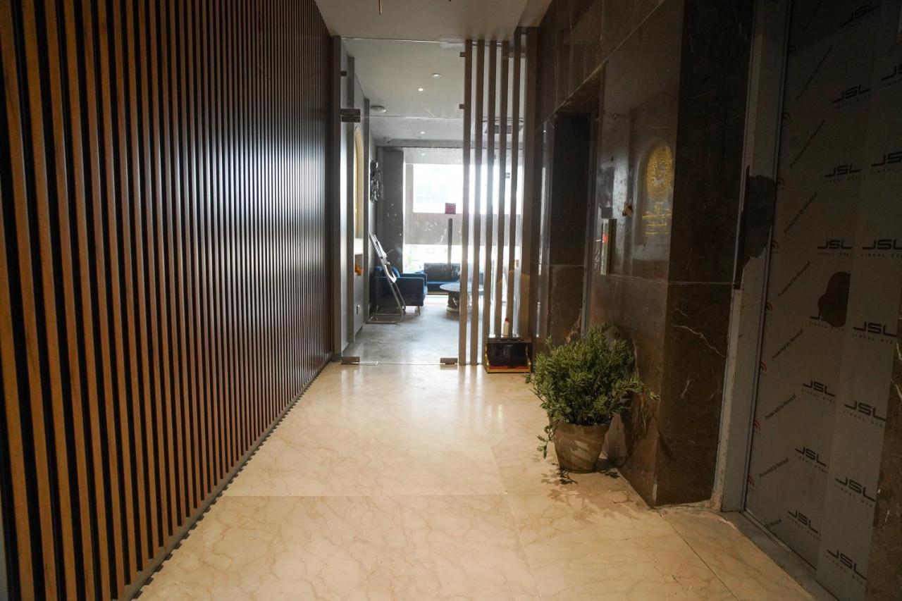 Familia Hotel And Banquets Lucknow Exterior foto