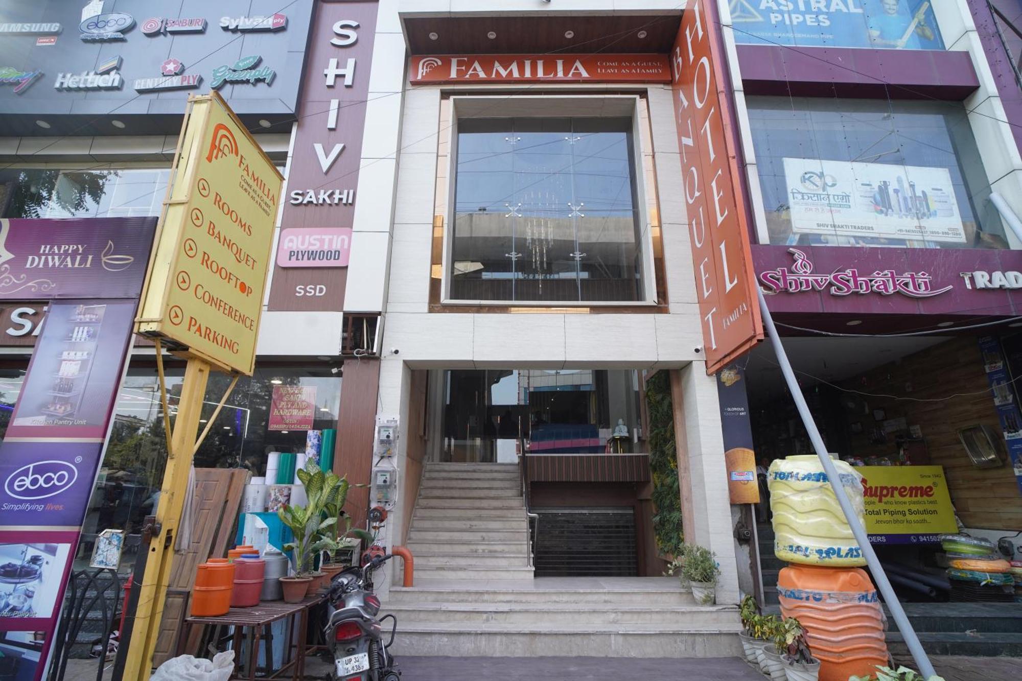 Familia Hotel And Banquets Lucknow Exterior foto